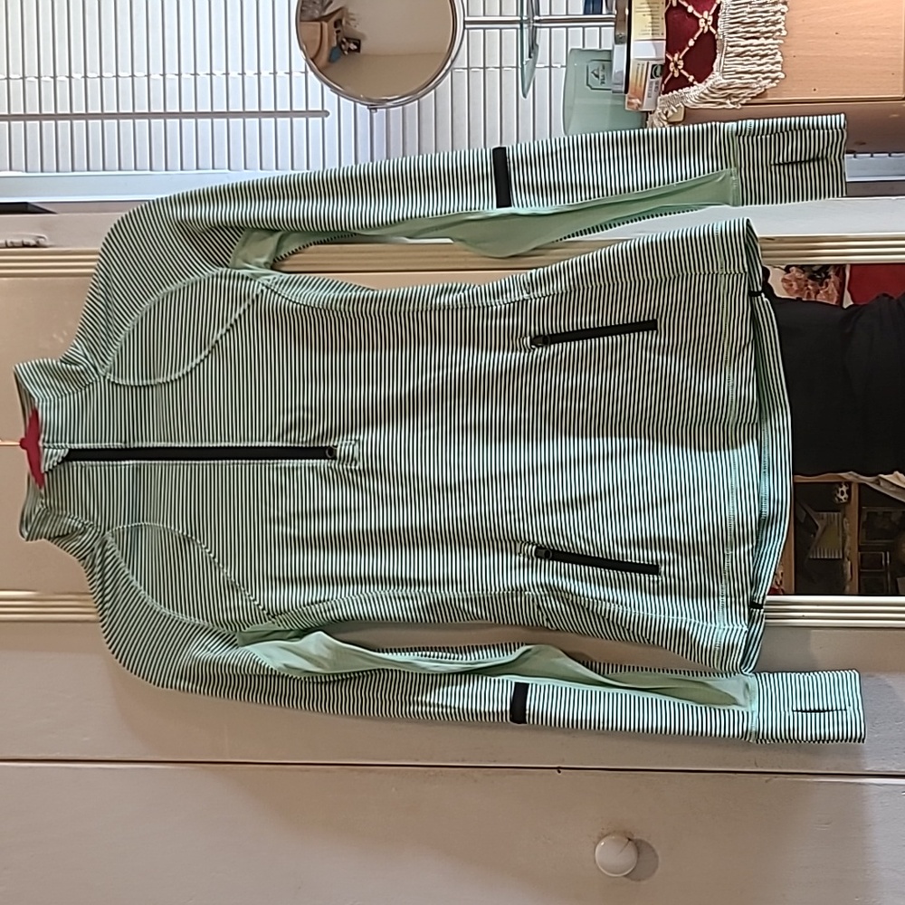 Lululemon Atletica Long Sleeves Active Top, Size 2, Color Light Green with strip
